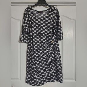 Signature by Robbie Bee Black and White Geometric Midi Dress